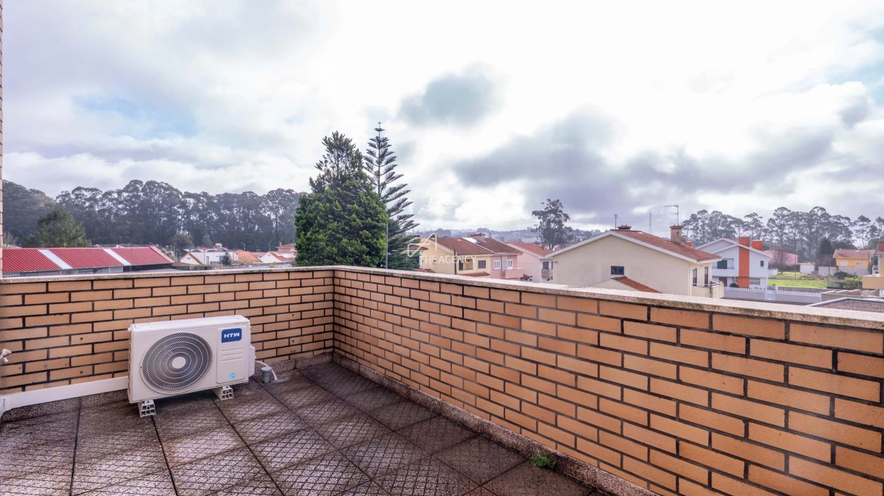 Moradia T4 para Venda em Santa Marinha e São Pedro da Afurada Foto 19