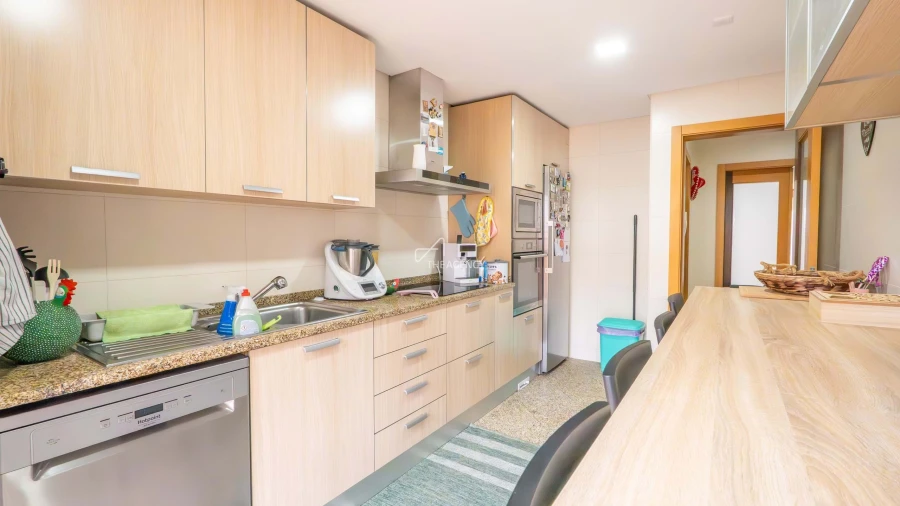 Moradia T4 para Venda em Santa Marinha e São Pedro da Afurada Foto 10