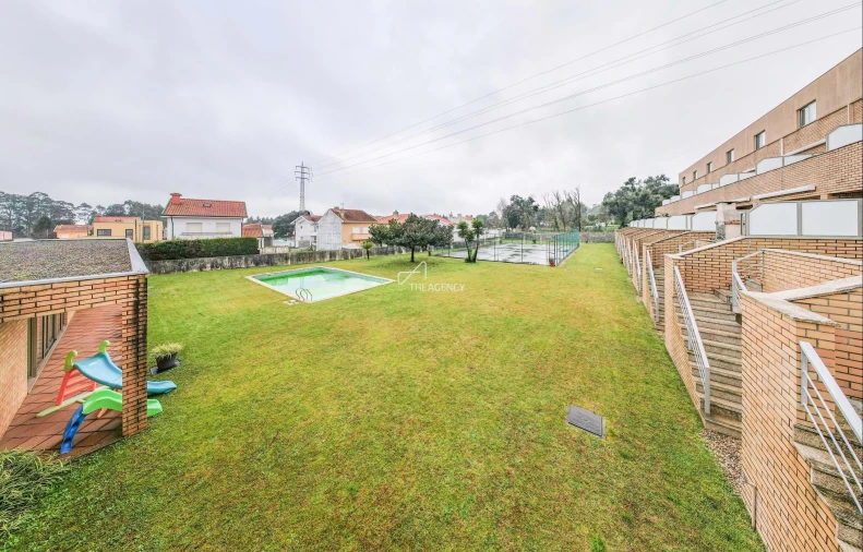 Moradia T4 para Venda em Santa Marinha e São Pedro da Afurada Foto 42