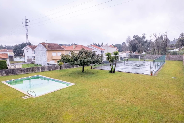 Moradia T4 para Venda em Santa Marinha e São Pedro da Afurada Foto 4