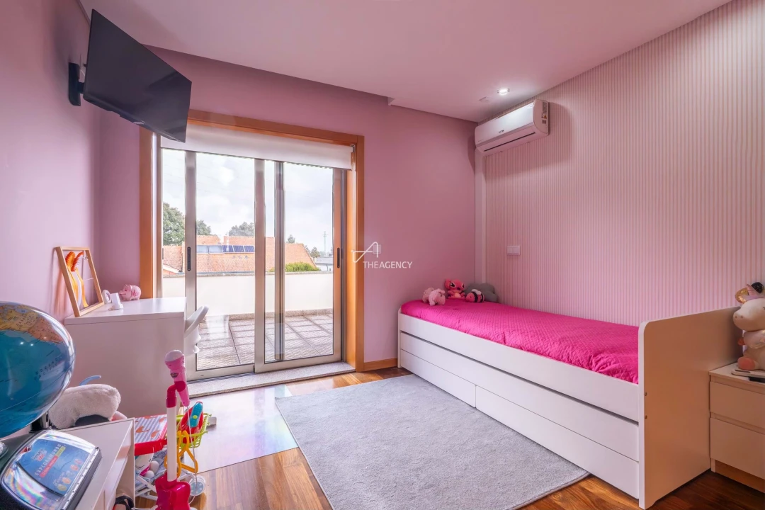 Moradia T4 para Venda em Santa Marinha e São Pedro da Afurada Foto 23