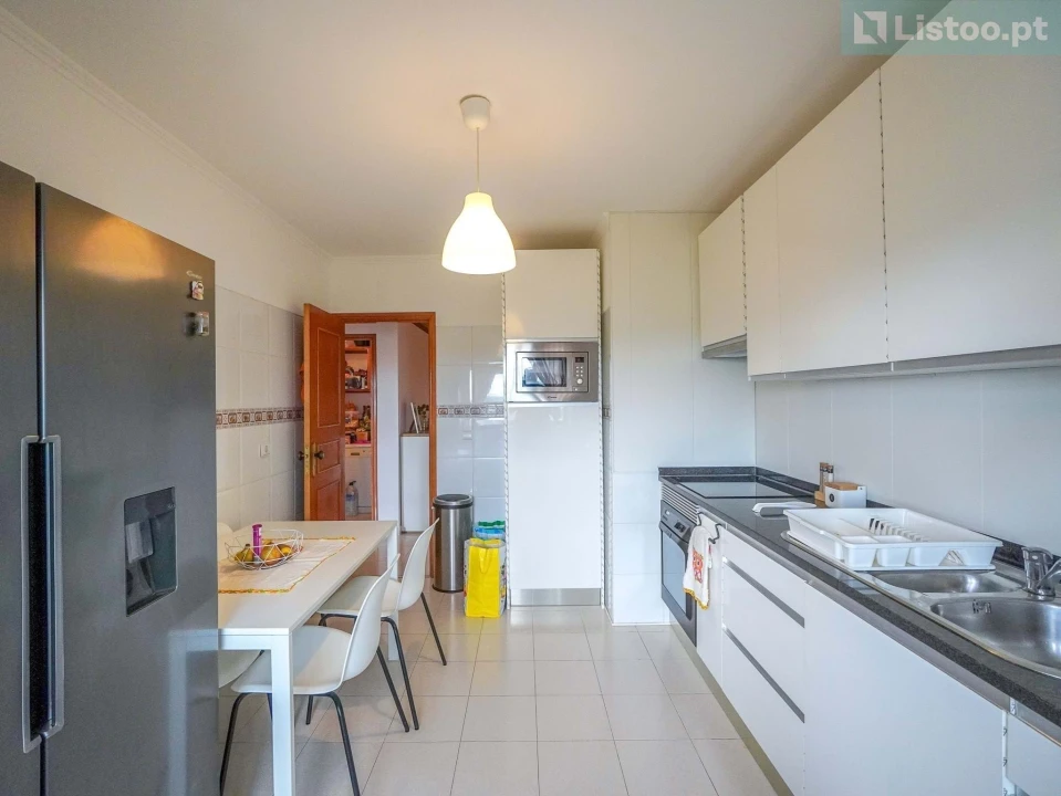 Apartamento T3 para Venda em Algueirão-Mem Martins Foto 16