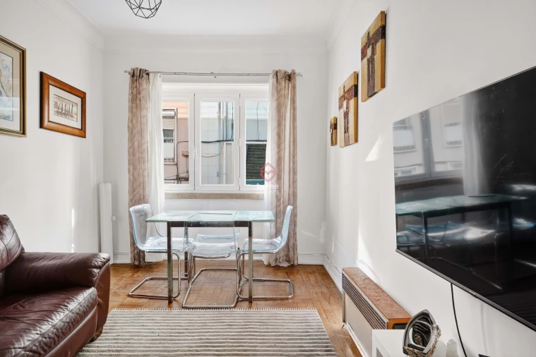 Apartamento T3 para Venda em Algés, Linda-A-Velha e Cruz Quebrada-Dafundo Foto 1