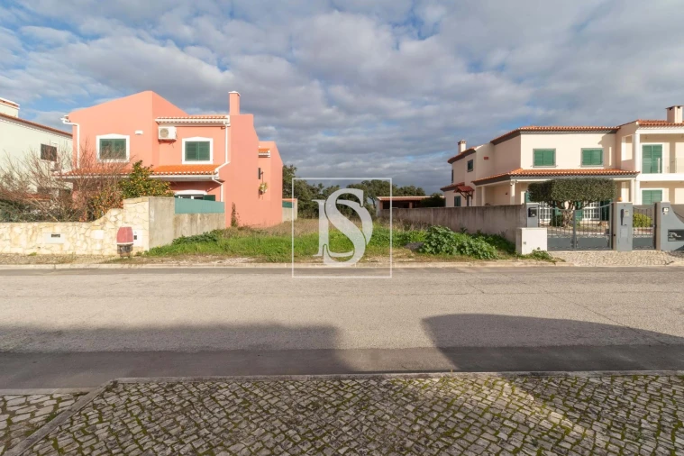 Terreno para Venda em Setubal (São Sebastião) Foto 2
