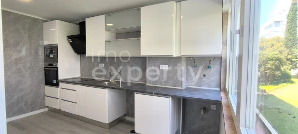 Apartamento T2 para Venda em Oeiras e São Julião da Barra, Paço de Arcos e Caxias