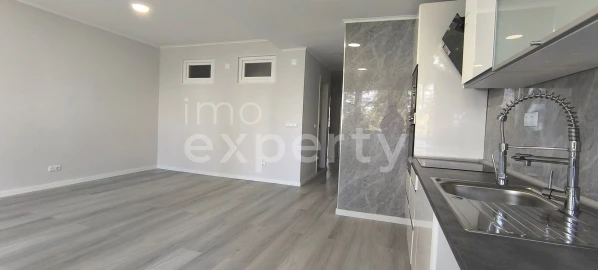 Apartamento T2 para Venda em Oeiras e São Julião da Barra, Paço de Arcos e Caxias