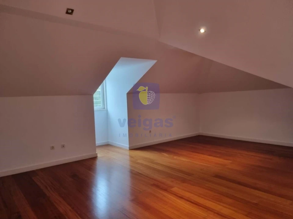 Apartamento T4 para Arrendamento em Avenidas Novas Foto 25