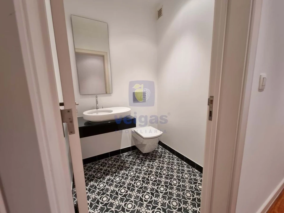 Apartamento T4 para Arrendamento em Avenidas Novas Foto 11