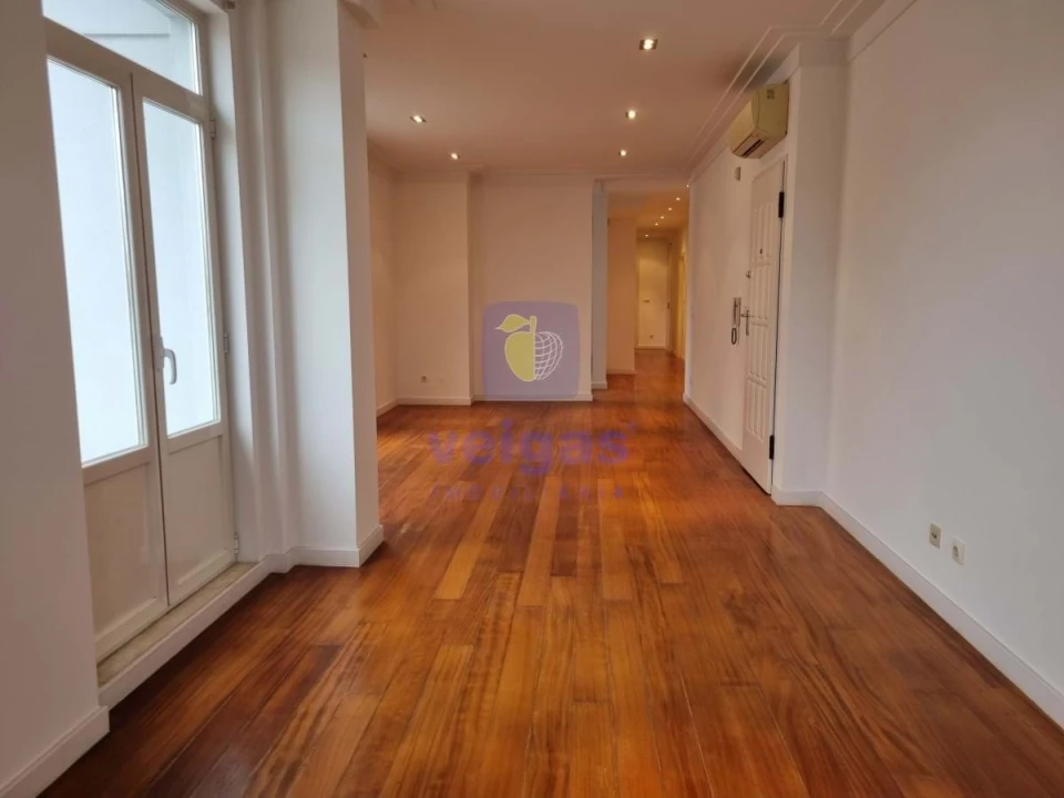 Apartamento T4 para Arrendamento em Avenidas Novas Foto 8