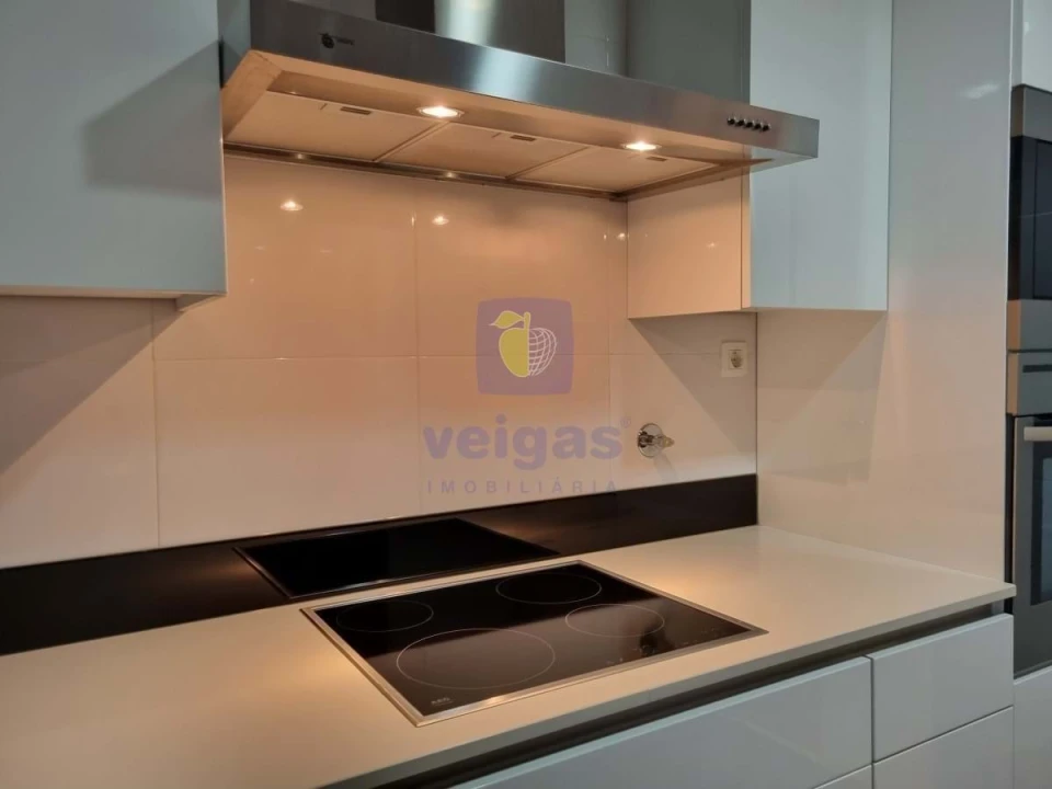 Apartamento T4 para Arrendamento em Avenidas Novas Foto 5