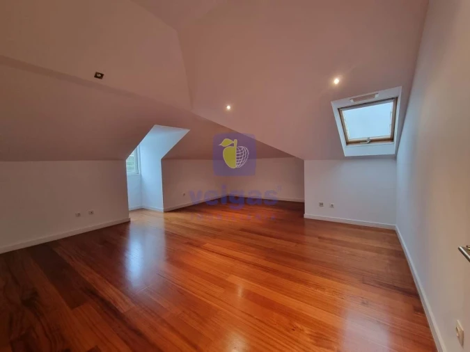 Apartamento T4 para Arrendamento em Avenidas Novas Foto 26