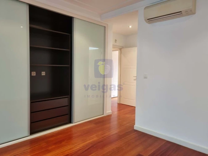 Apartamento T4 para Arrendamento em Avenidas Novas Foto 16