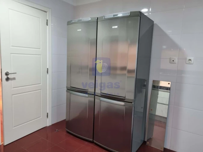 Apartamento T4 para Arrendamento em Avenidas Novas Foto 6