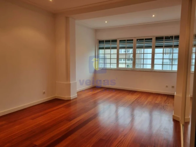 Apartamento T4 para Arrendamento em Avenidas Novas Foto 14