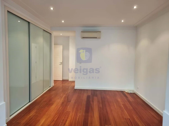 Apartamento T4 para Arrendamento em Avenidas Novas Foto 15