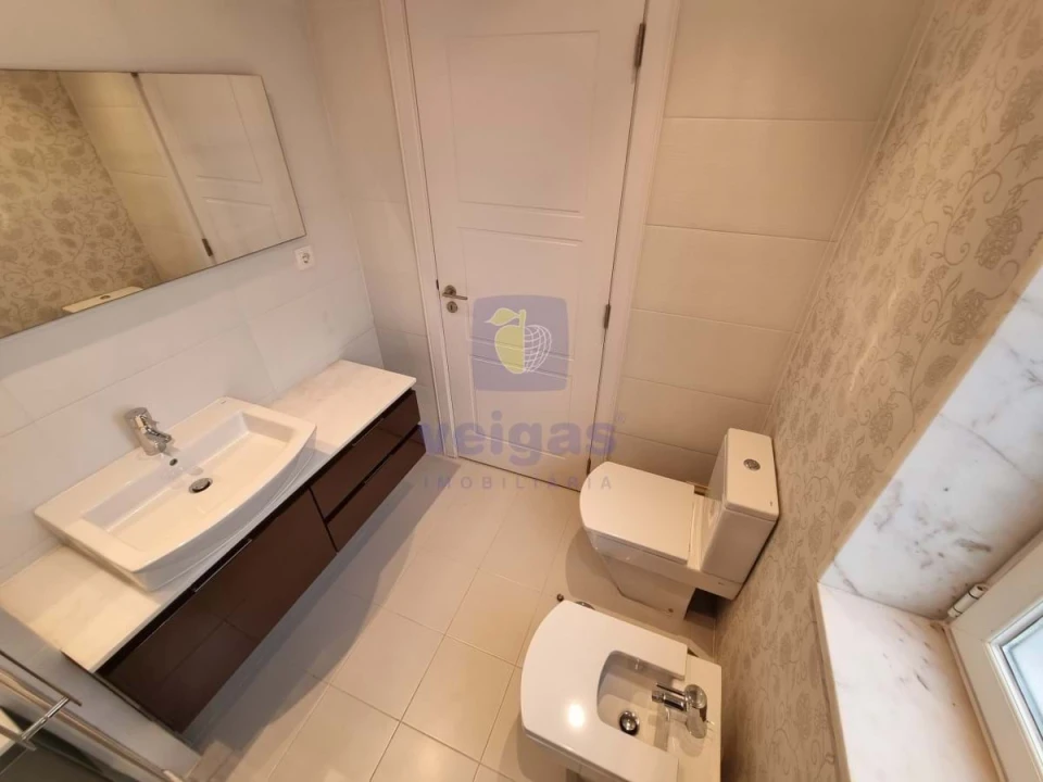 Apartamento T4 para Arrendamento em Avenidas Novas Foto 44