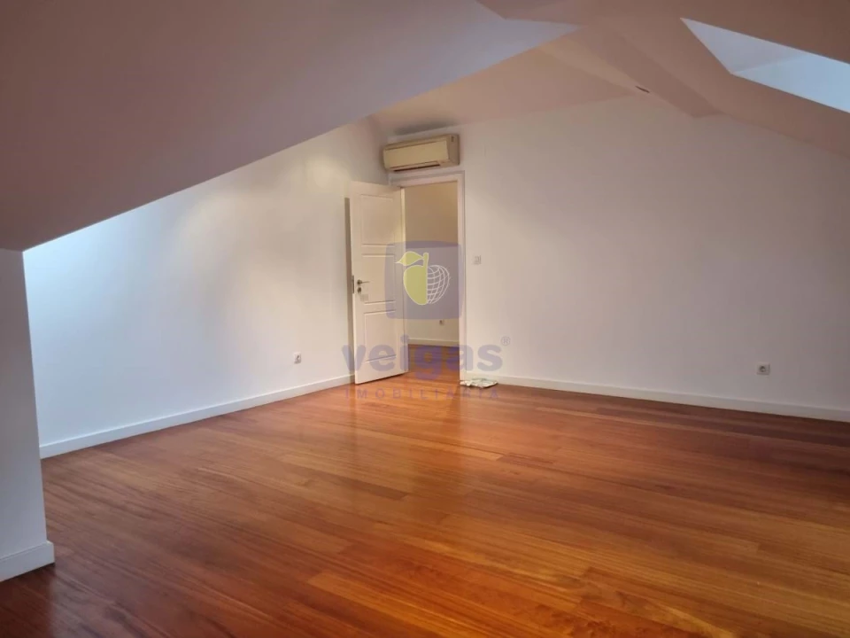 Apartamento T4 para Arrendamento em Avenidas Novas Foto 27