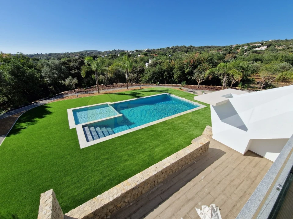 Apartamento T3 para Venda em Santa Barbara de Nexe Foto 2