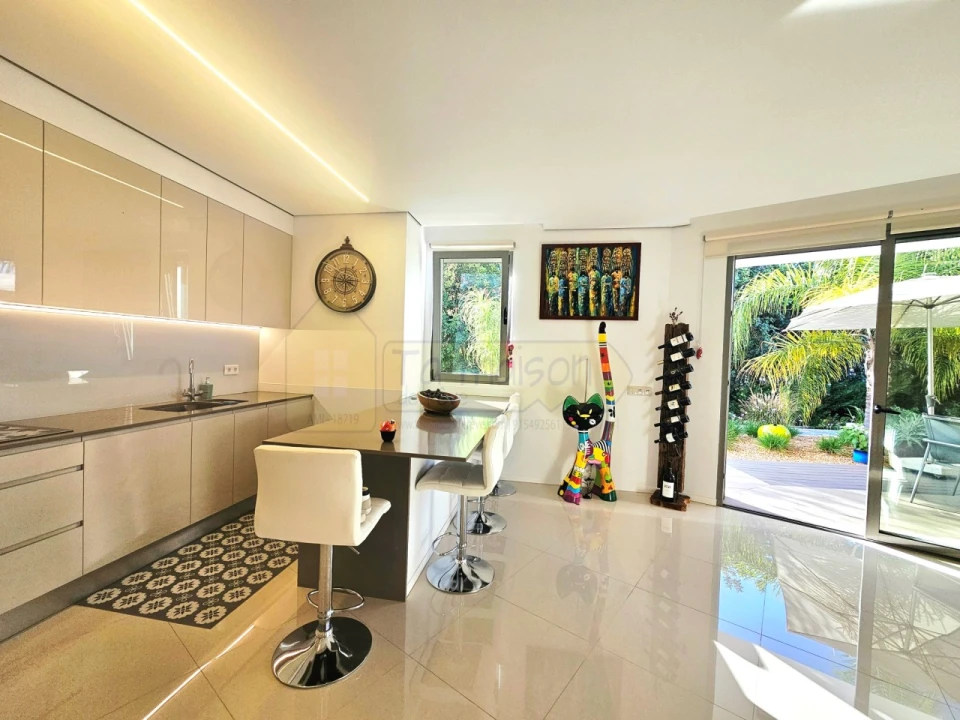 Apartamento T3 para Venda em Santa Barbara de Nexe Foto 18