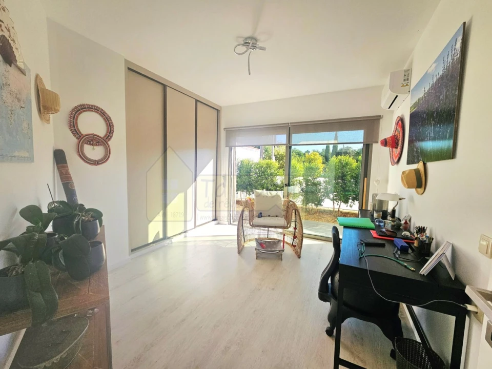 Apartamento T3 para Venda em Santa Barbara de Nexe Foto 22