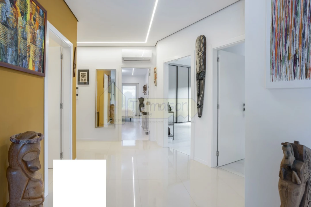 Apartamento T3 para Venda em Santa Barbara de Nexe Foto 10