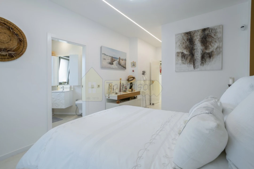 Apartamento T3 para Venda em Santa Barbara de Nexe Foto 13