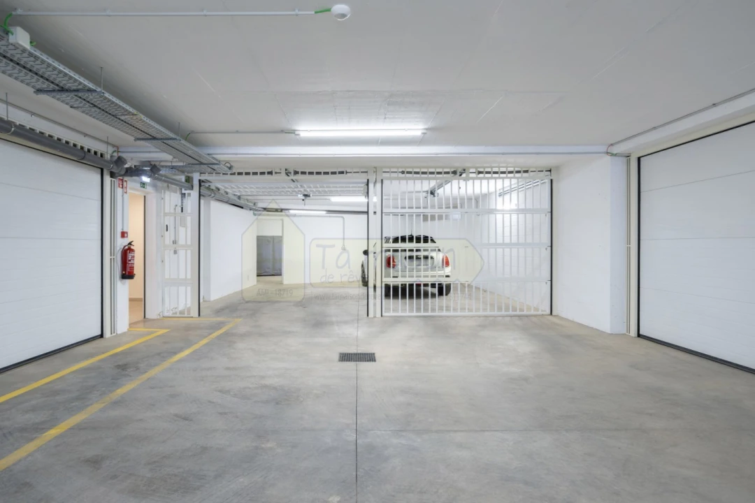 Apartamento T3 para Venda em Santa Barbara de Nexe Foto 19