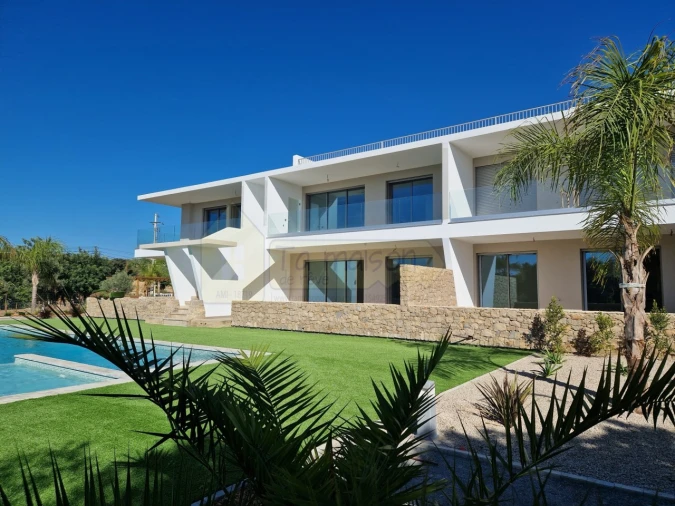 Apartamento T3 para Venda em Santa Barbara de Nexe Foto 4