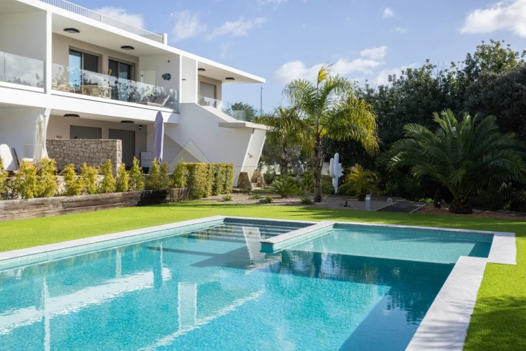 Apartamento T3 para Venda em Santa Barbara de Nexe Foto 3