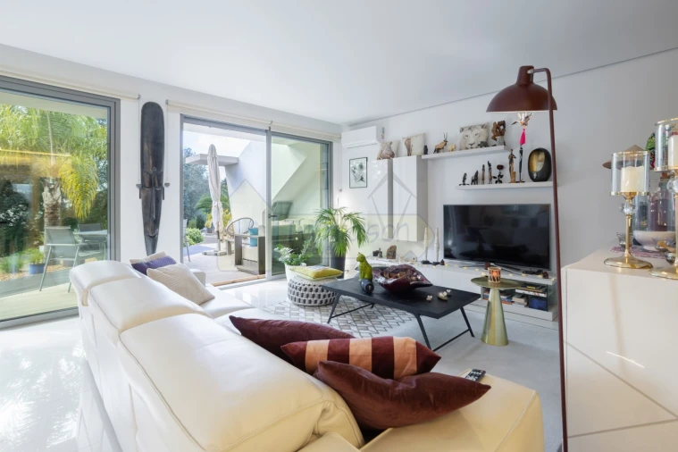 Apartamento T3 para Venda em Santa Barbara de Nexe Foto 4