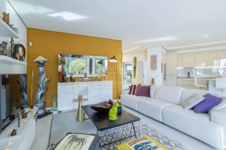 Apartamento T3 para Venda em Santa Barbara de Nexe Foto 8