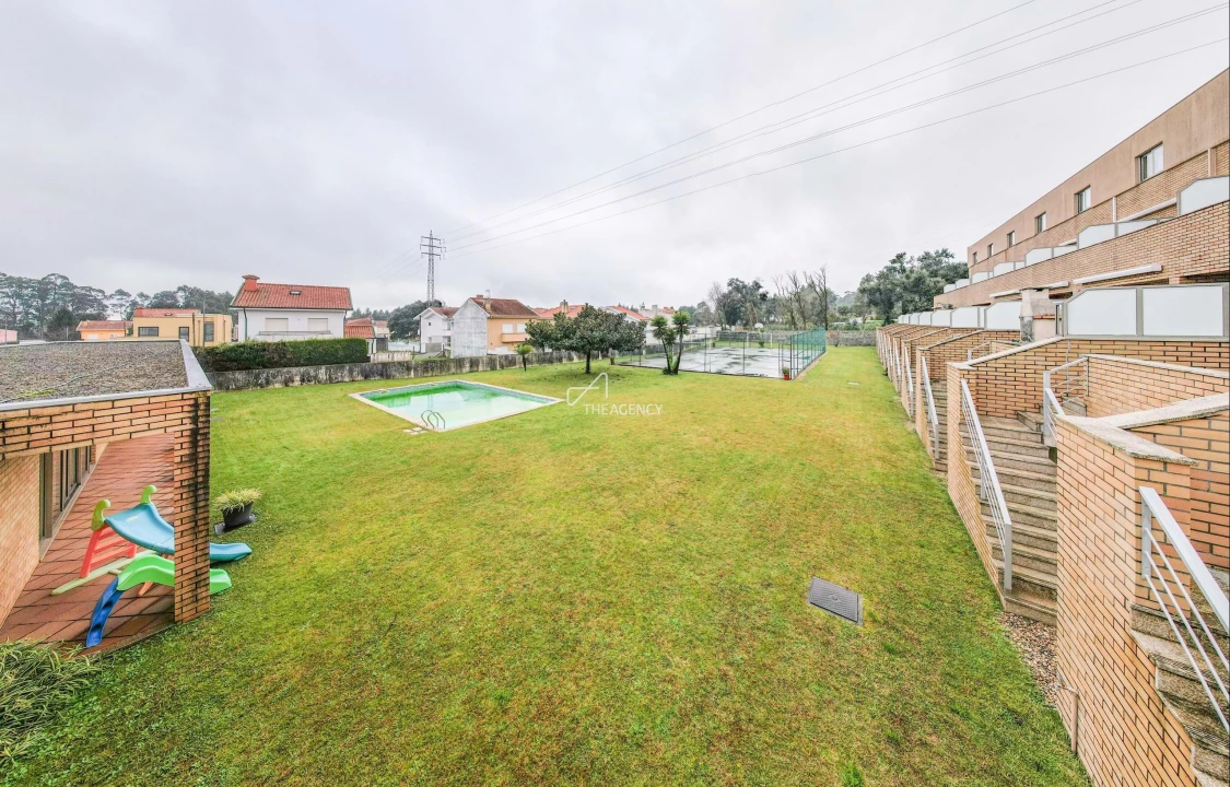 Moradia T4 para Venda em Santa Marinha e São Pedro da Afurada Foto 42