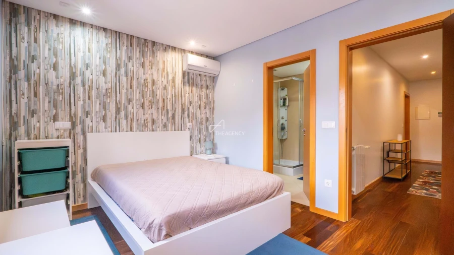 Moradia T4 para Venda em Santa Marinha e São Pedro da Afurada Foto 15