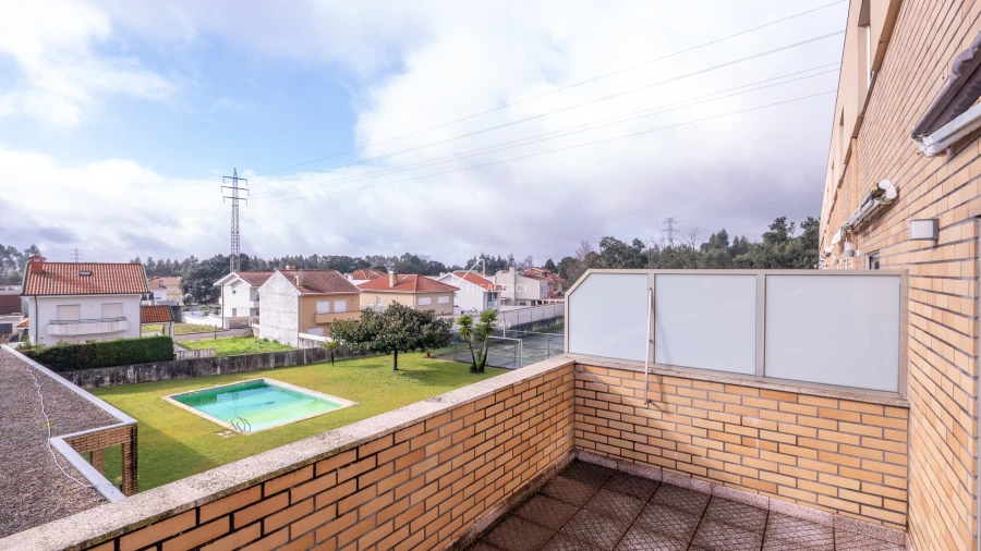 Moradia T4 para Venda em Santa Marinha e São Pedro da Afurada Foto 2