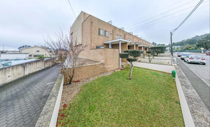 Moradia T4 para Venda em Santa Marinha e São Pedro da Afurada Foto 40