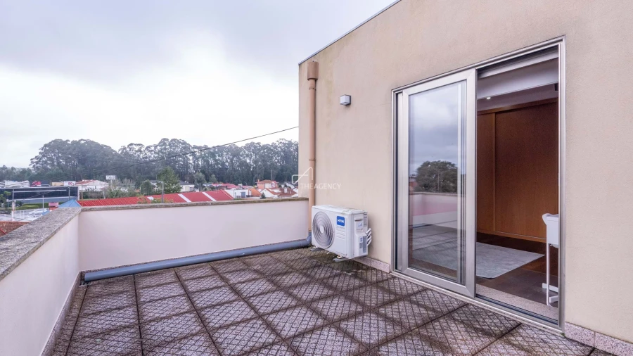 Moradia T4 para Venda em Santa Marinha e São Pedro da Afurada Foto 29