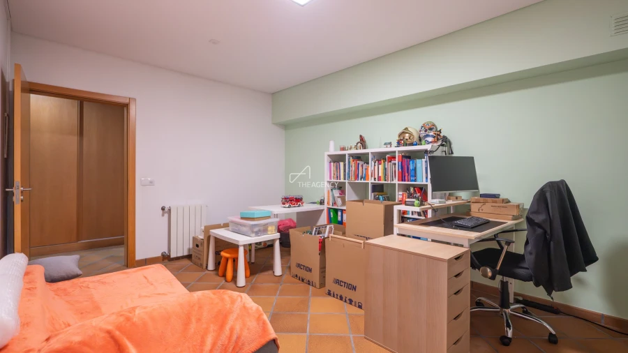 Moradia T4 para Venda em Santa Marinha e São Pedro da Afurada Foto 30