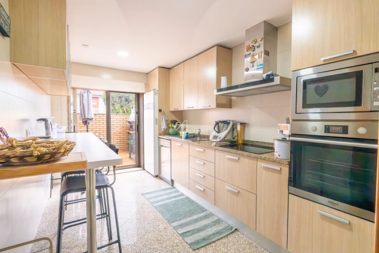 Moradia T4 para Venda em Santa Marinha e São Pedro da Afurada Foto 9