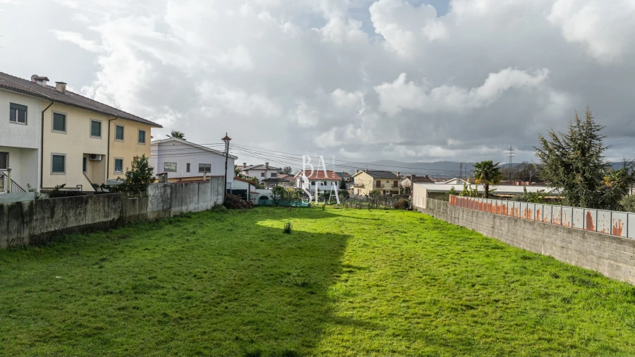 Terreno para Venda em Merelim (São Pedro) e Frossos Foto 3