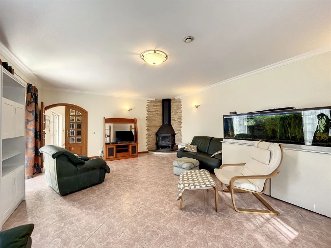 Moradia T4 para Arrendamento em Nadadouro Foto 4