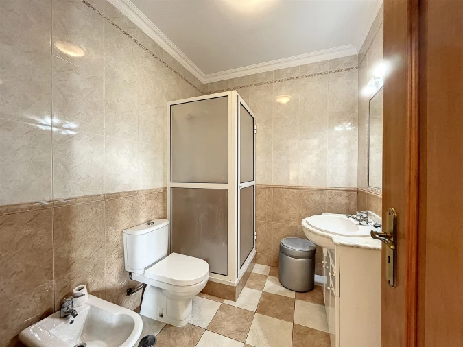 Moradia T4 para Arrendamento em Nadadouro Foto 21