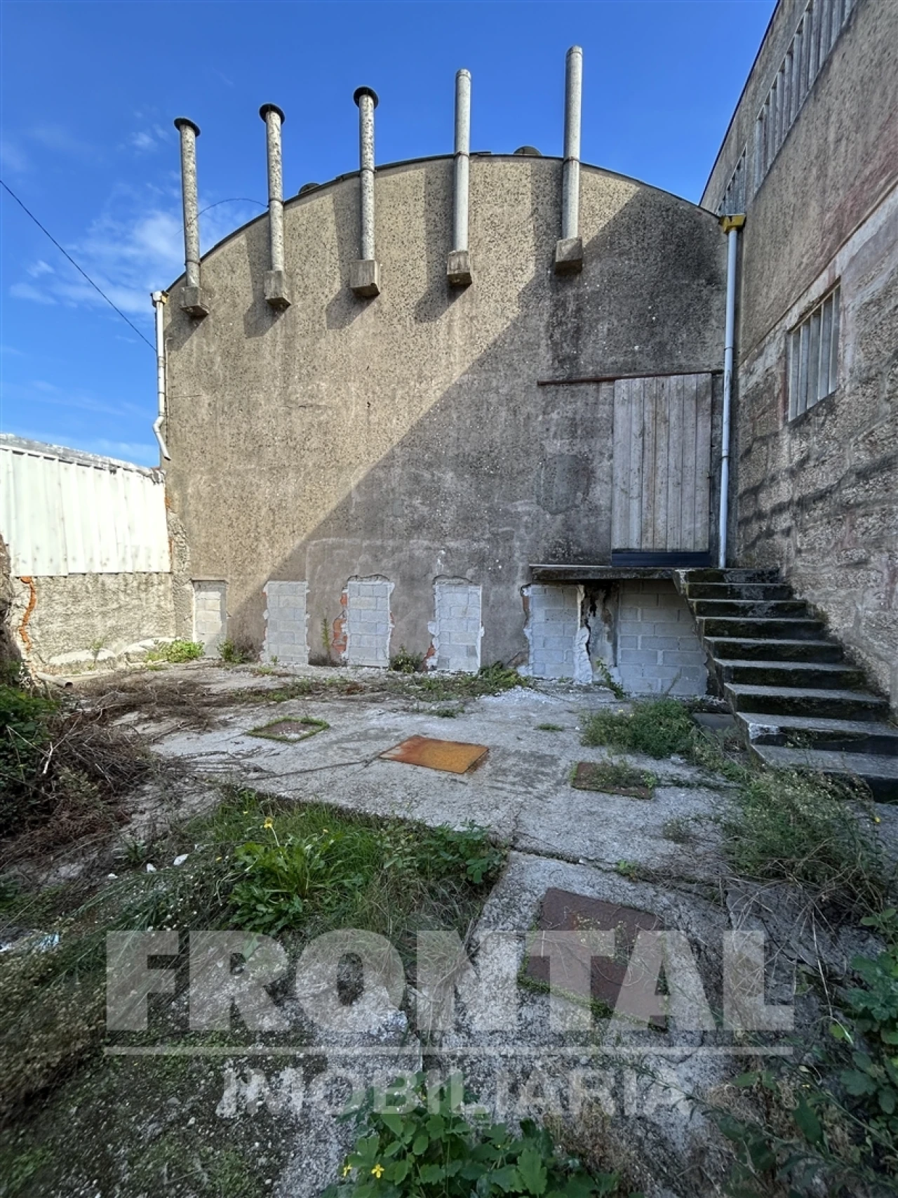 Armazém para Venda em Milheiros Foto 3