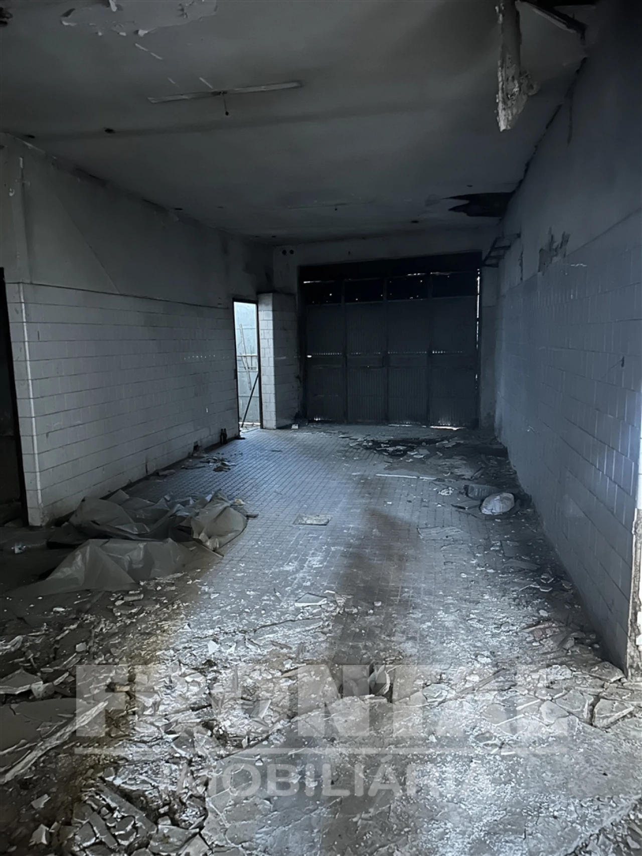 Armazém para Venda em Milheiros Foto 12