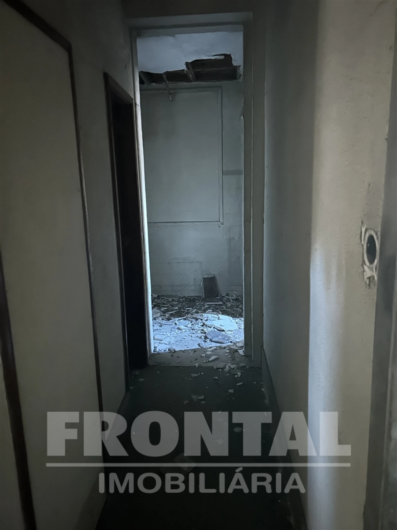 Armazém para Venda em Milheiros Foto 15