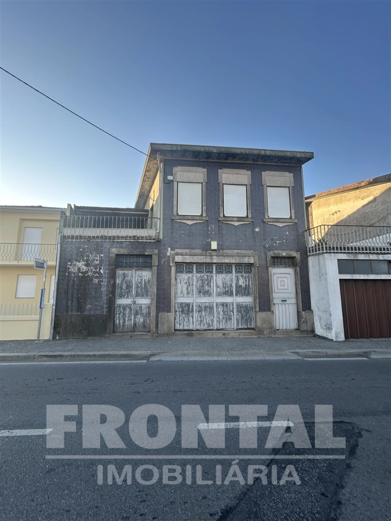 Armazém para Venda em Milheiros Foto 16