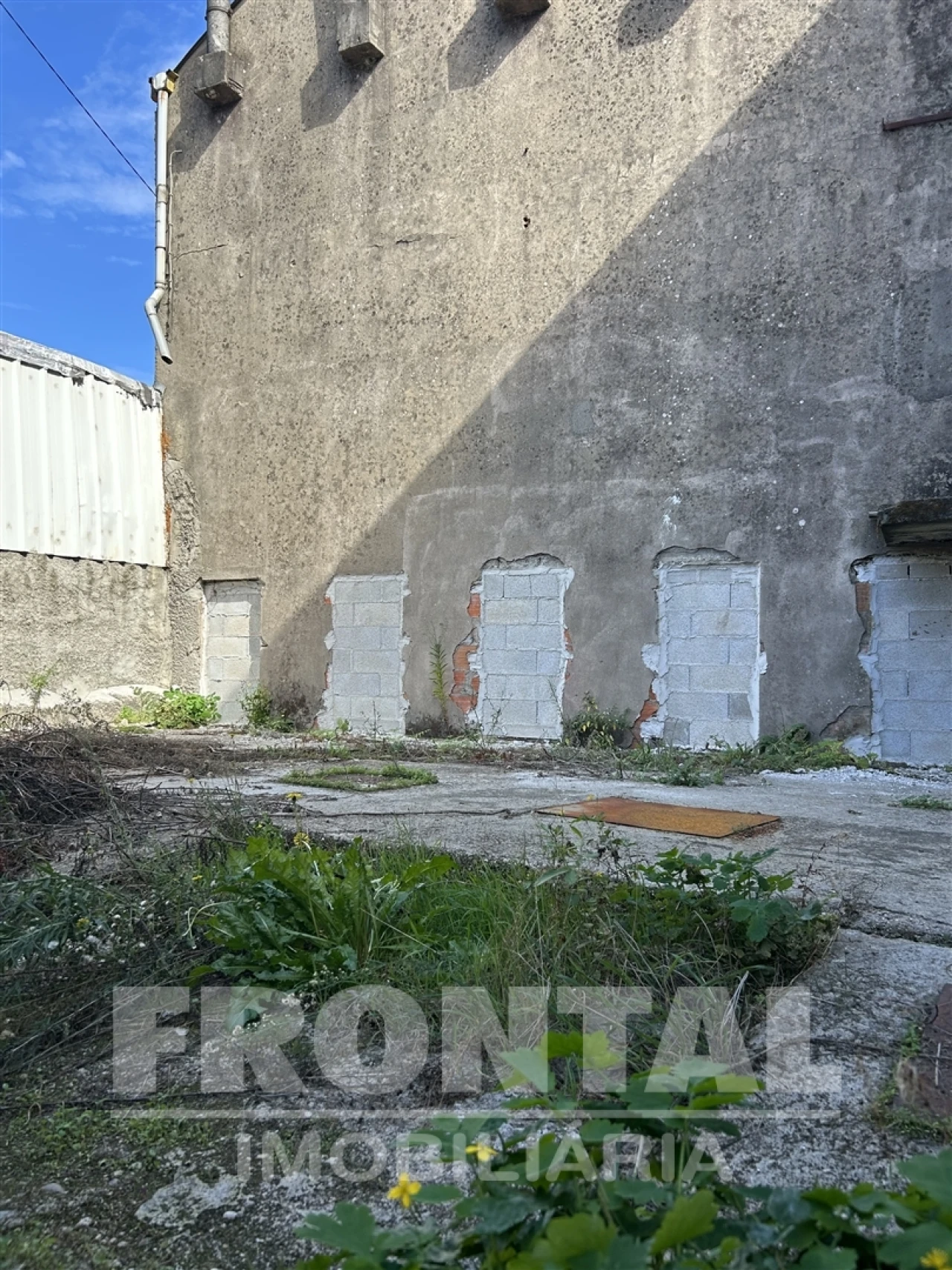 Armazém para Venda em Milheiros Foto 5