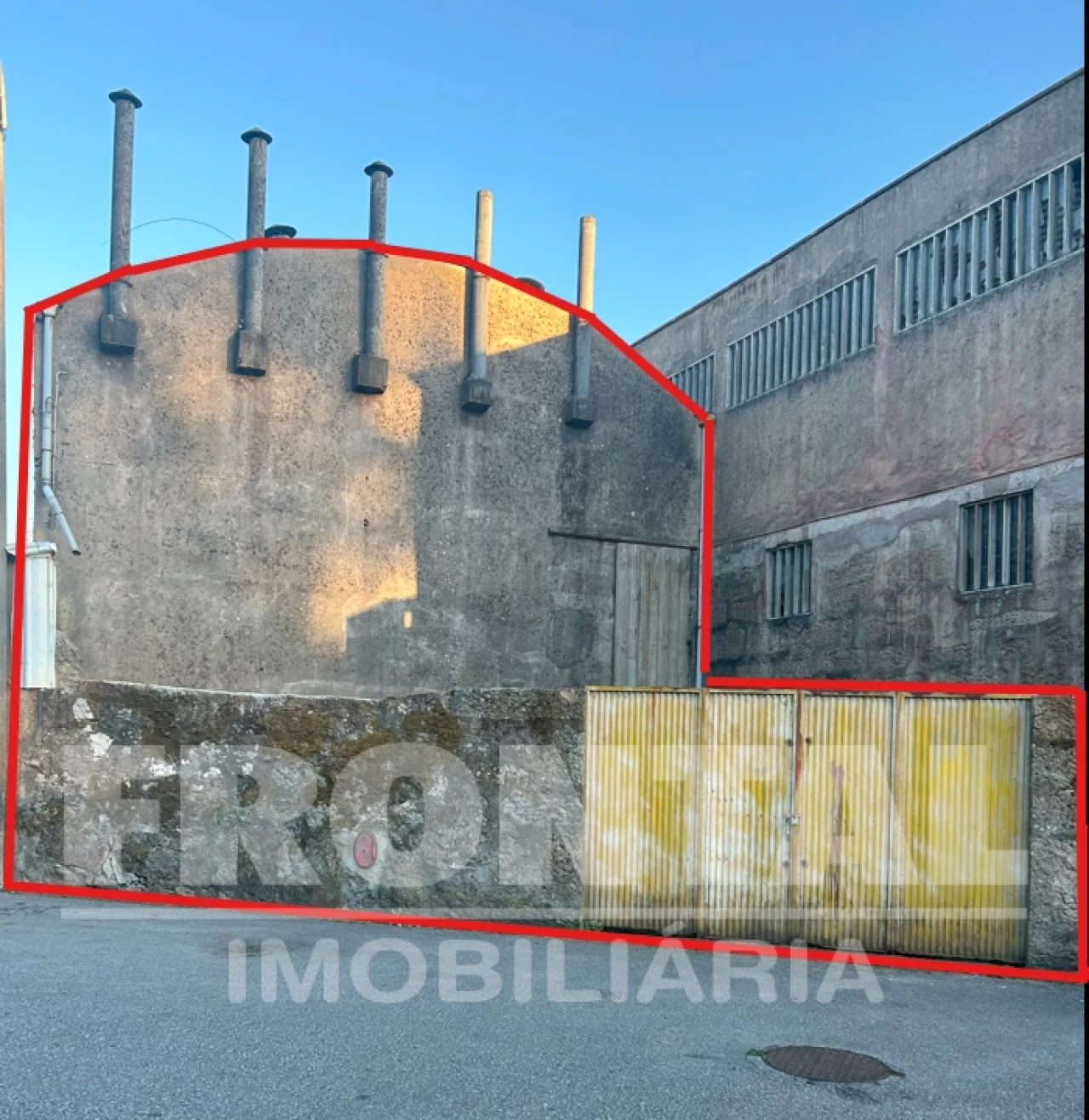 Armazém para Venda em Milheiros Foto 2