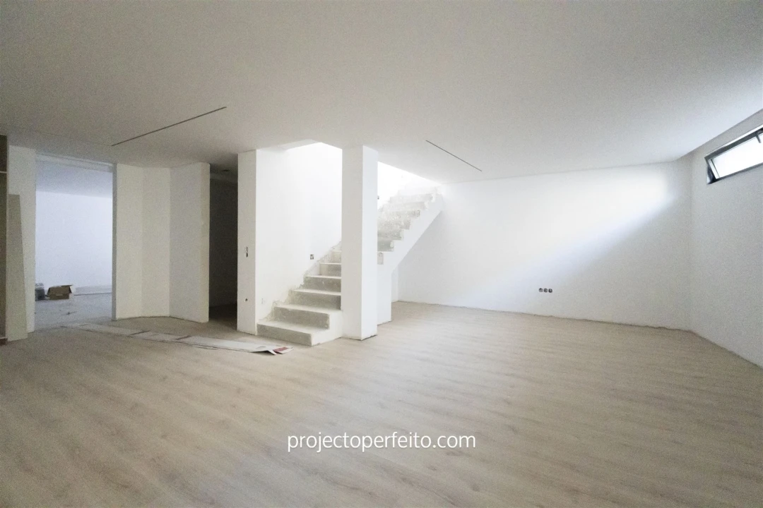 Moradia T3 para Venda em Canelas Foto 13