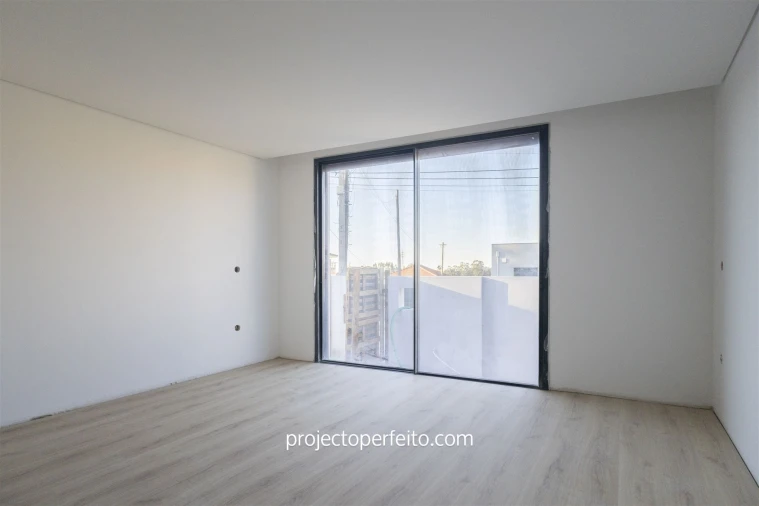 Moradia T3 para Venda em Canelas Foto 6