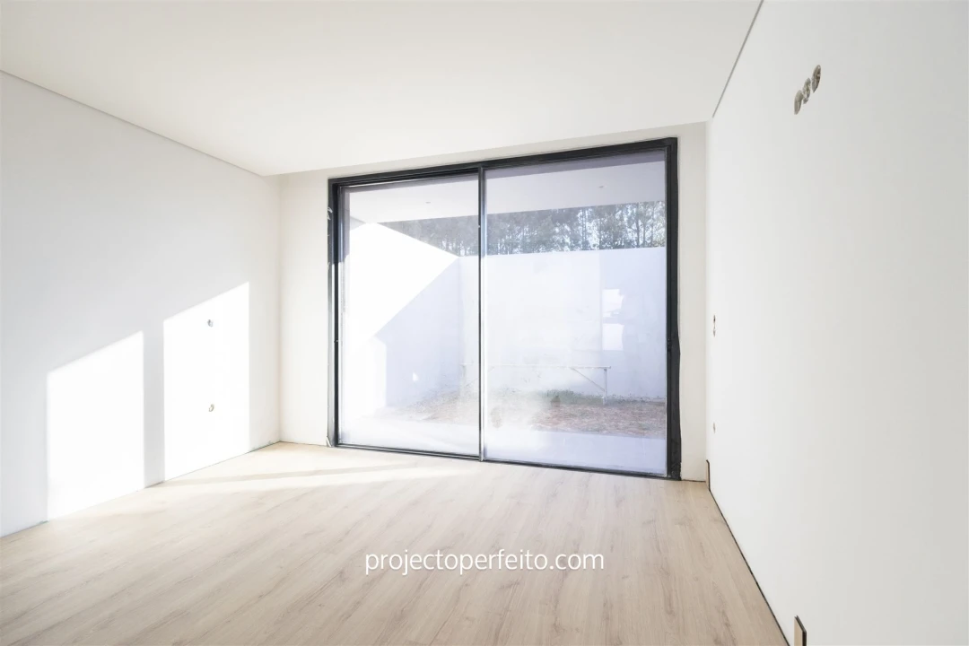 Moradia T3 para Venda em Canelas Foto 12